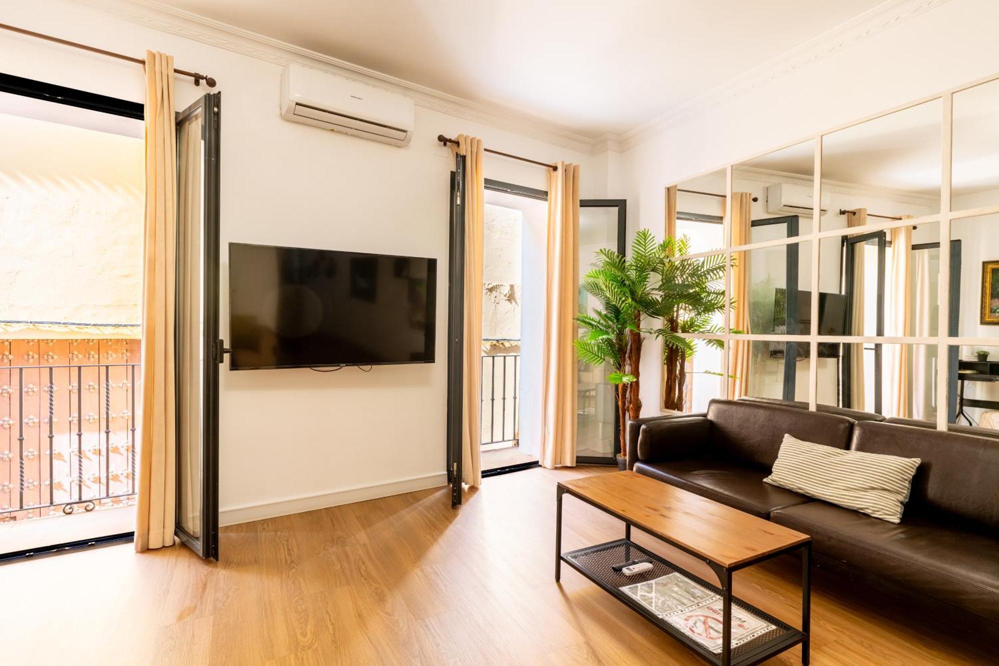 House Sevillana Parking Екстер'єр фото