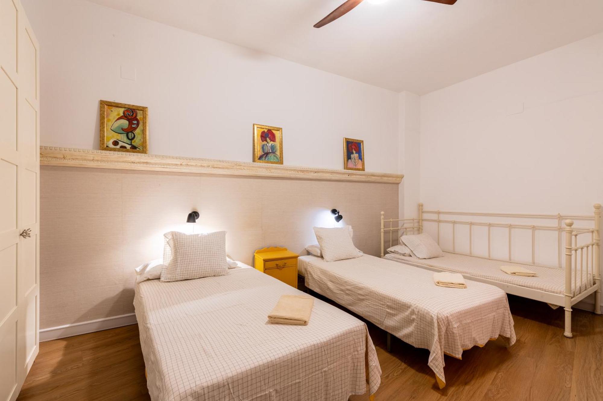 House Sevillana Parking Екстер'єр фото
