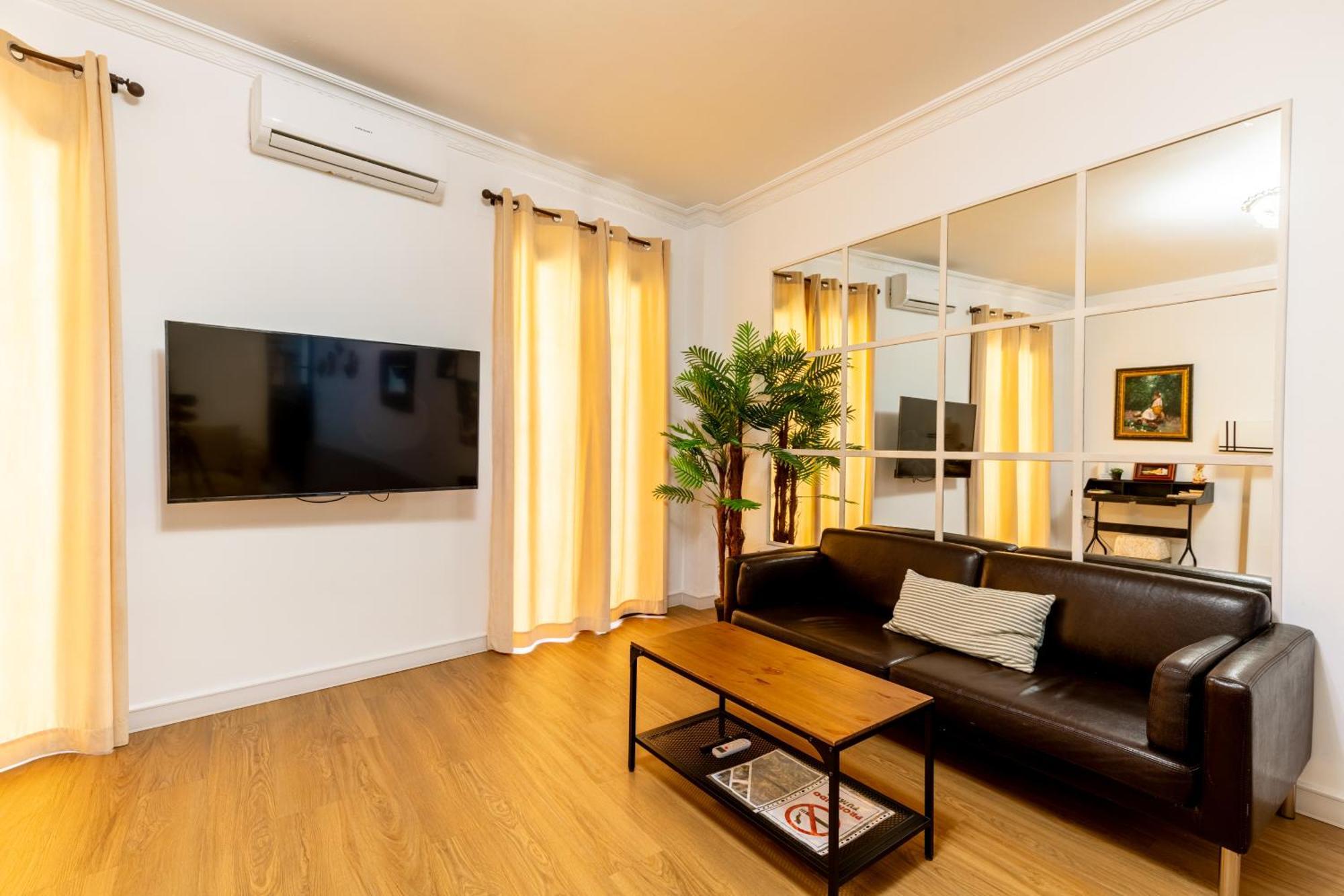 House Sevillana Parking Екстер'єр фото