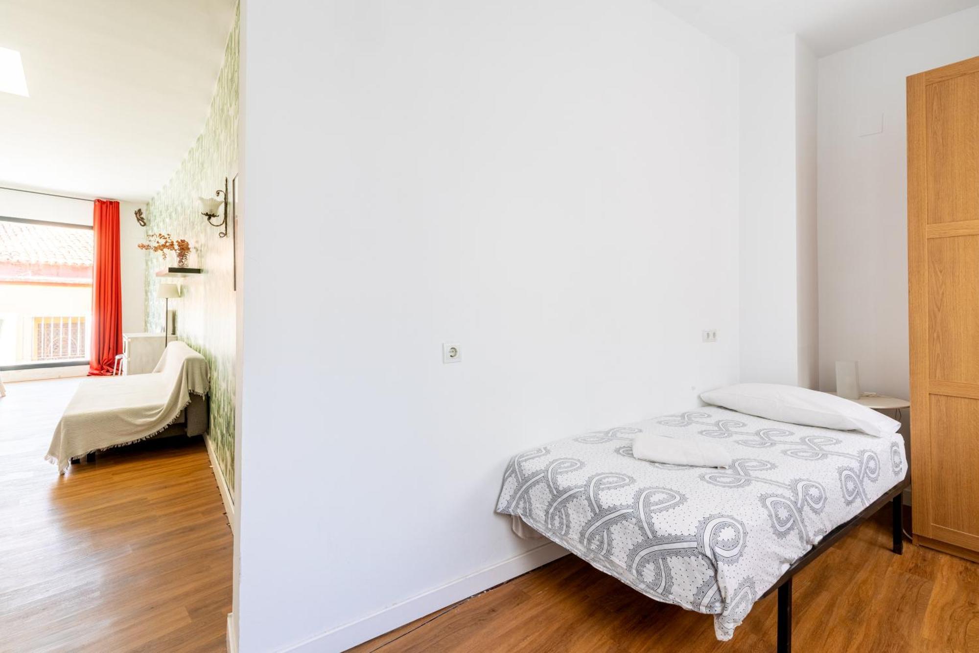 House Sevillana Parking Екстер'єр фото