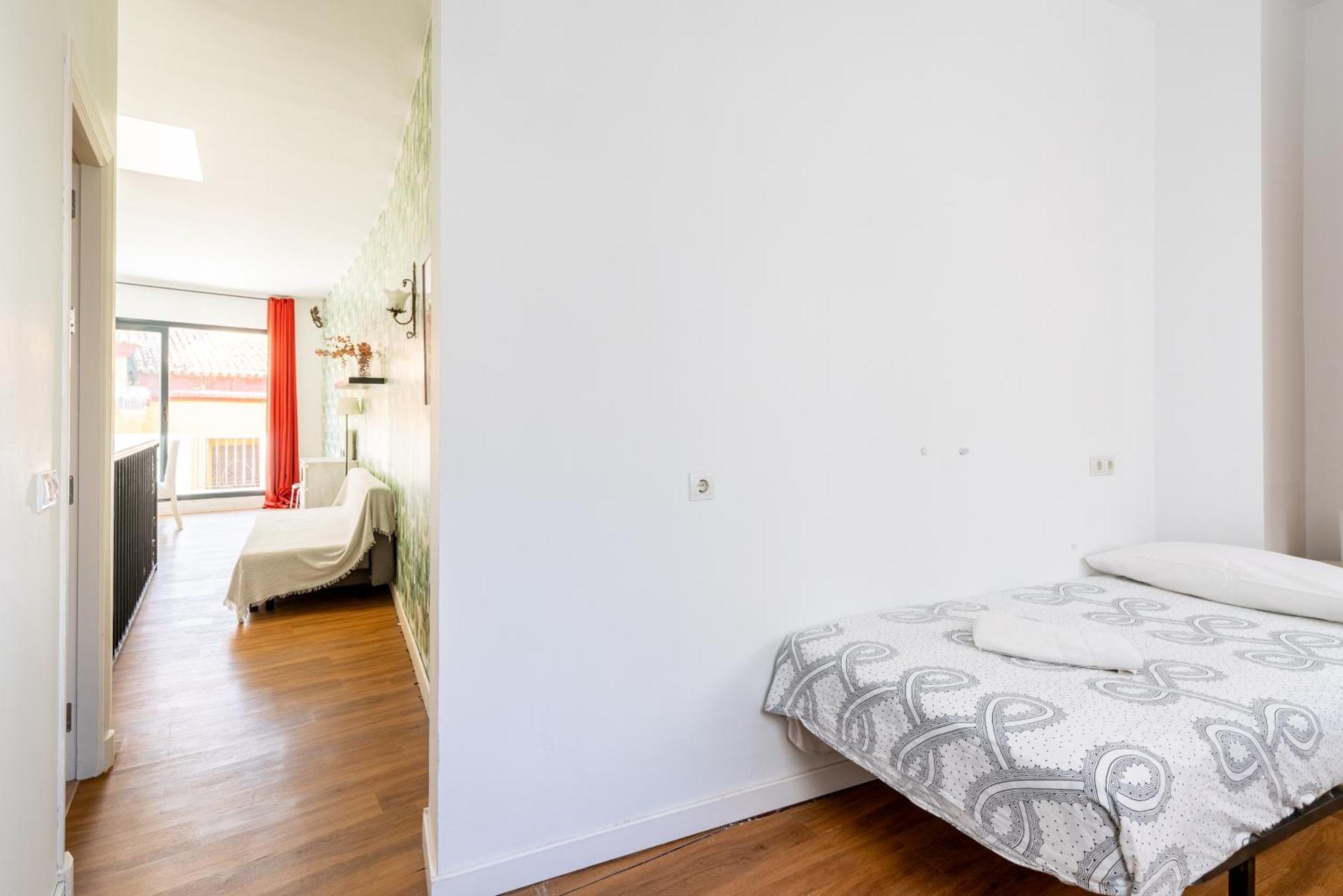 House Sevillana Parking Екстер'єр фото