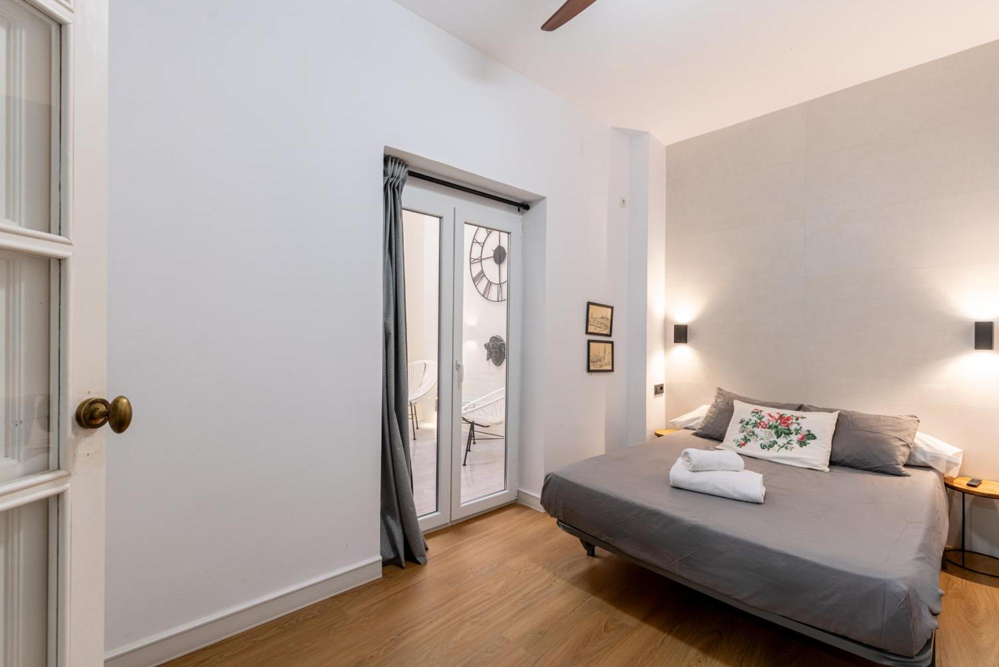 House Sevillana Parking Екстер'єр фото