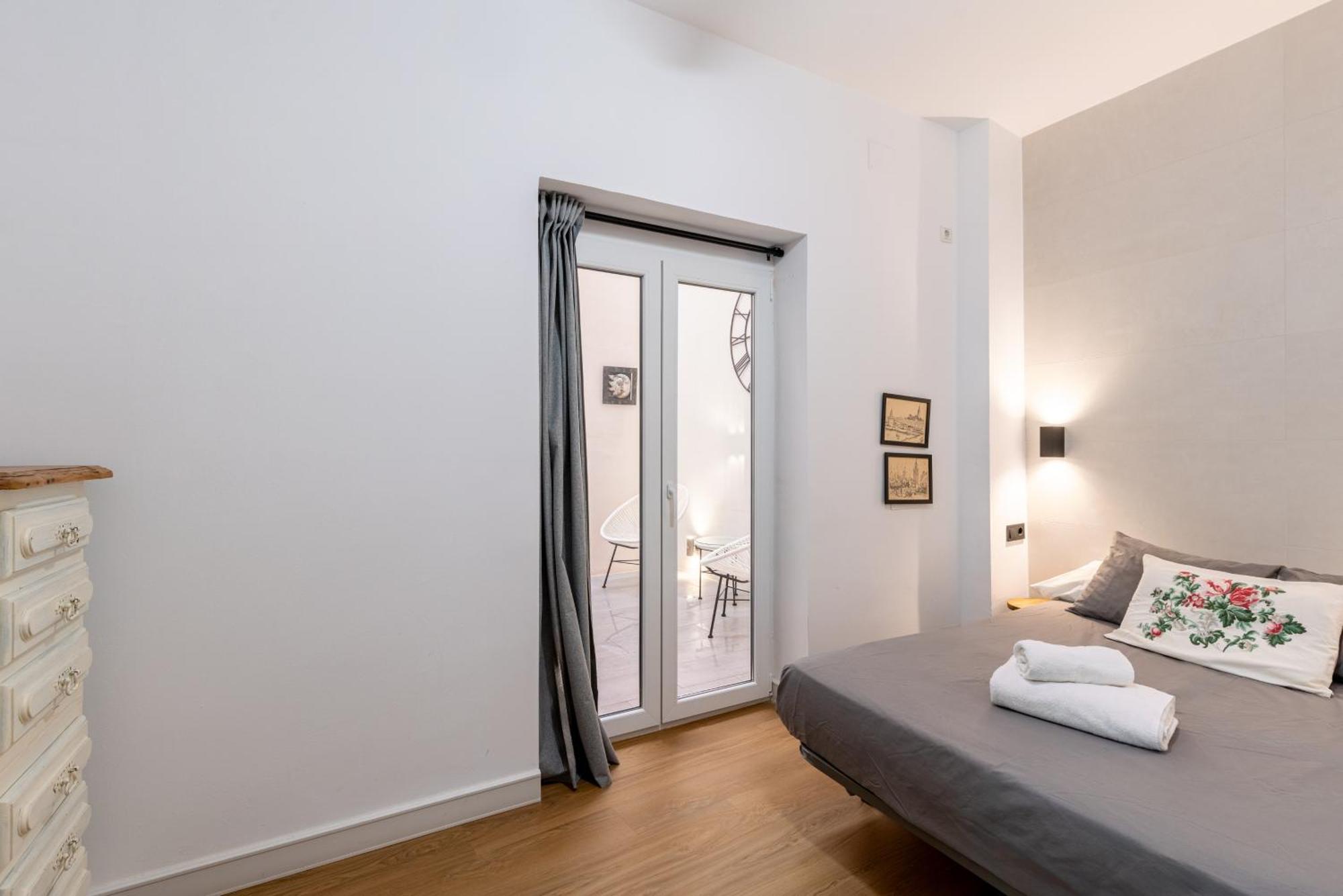 House Sevillana Parking Екстер'єр фото