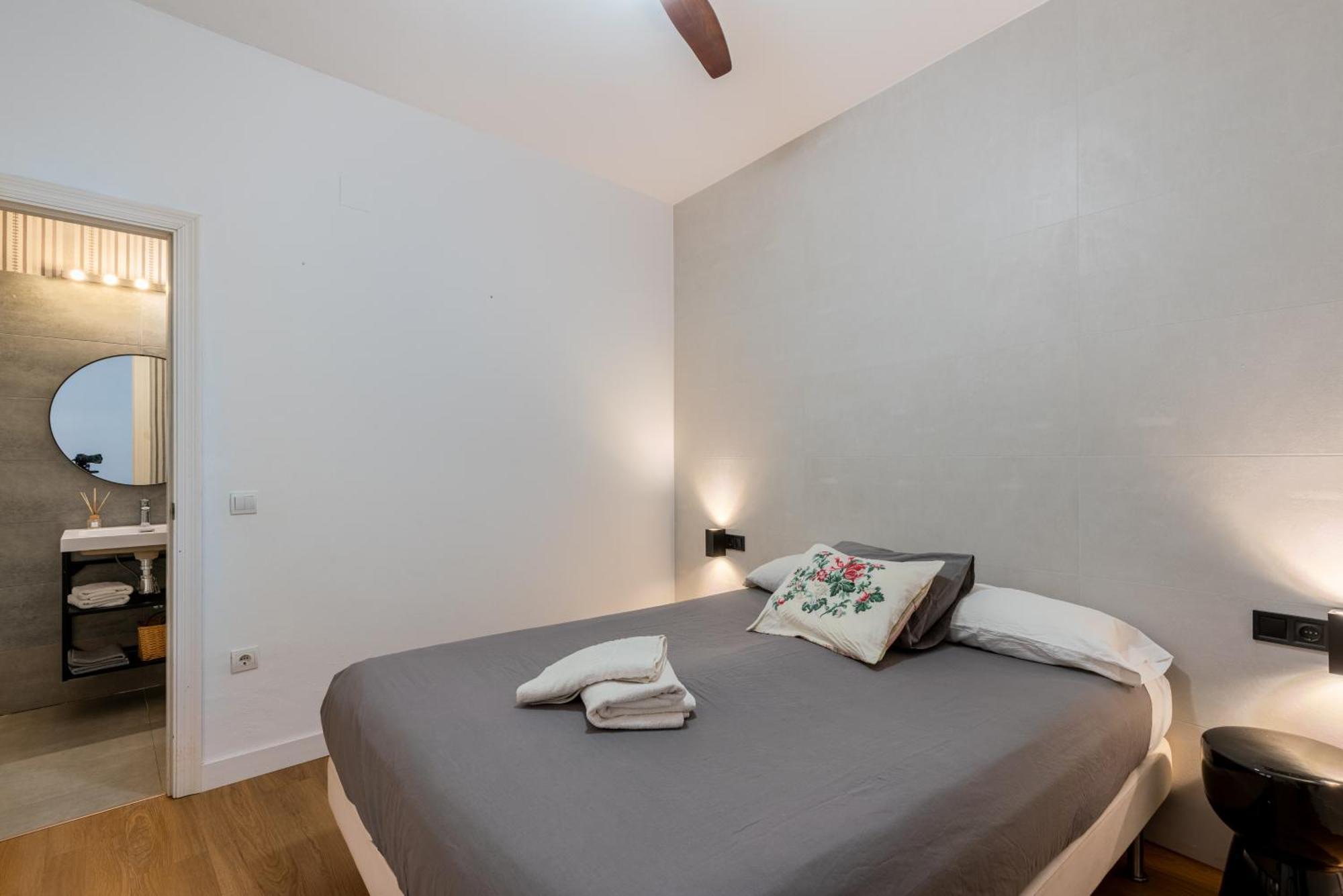 House Sevillana Parking Екстер'єр фото
